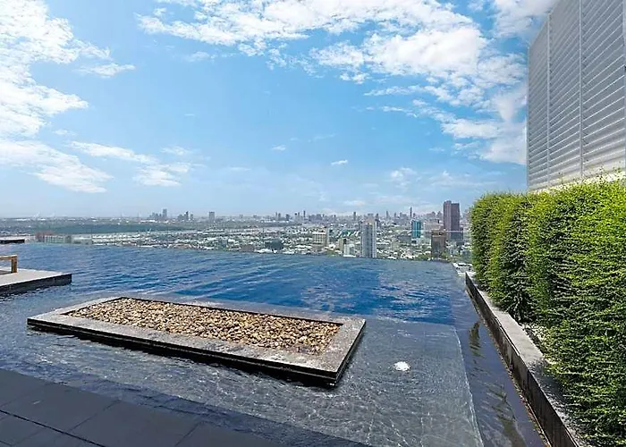 فندق Bts Ekamai 300m Sky Pool / Rooftop Garden With View بانكوك