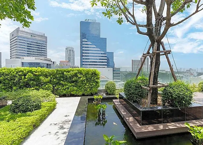 فندق Bts Ekamai 300m Sky Pool / Rooftop Garden With View بانكوك