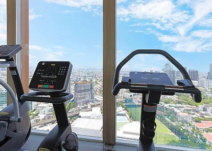Bts Ekamai 300m Sky Pool / Rooftop Garden With View فندق 4*